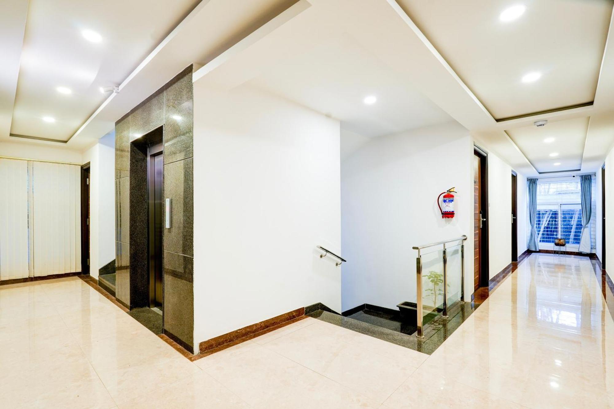 Super Townhouse Oak Aecs Formerly Bangalore Times Exterior foto